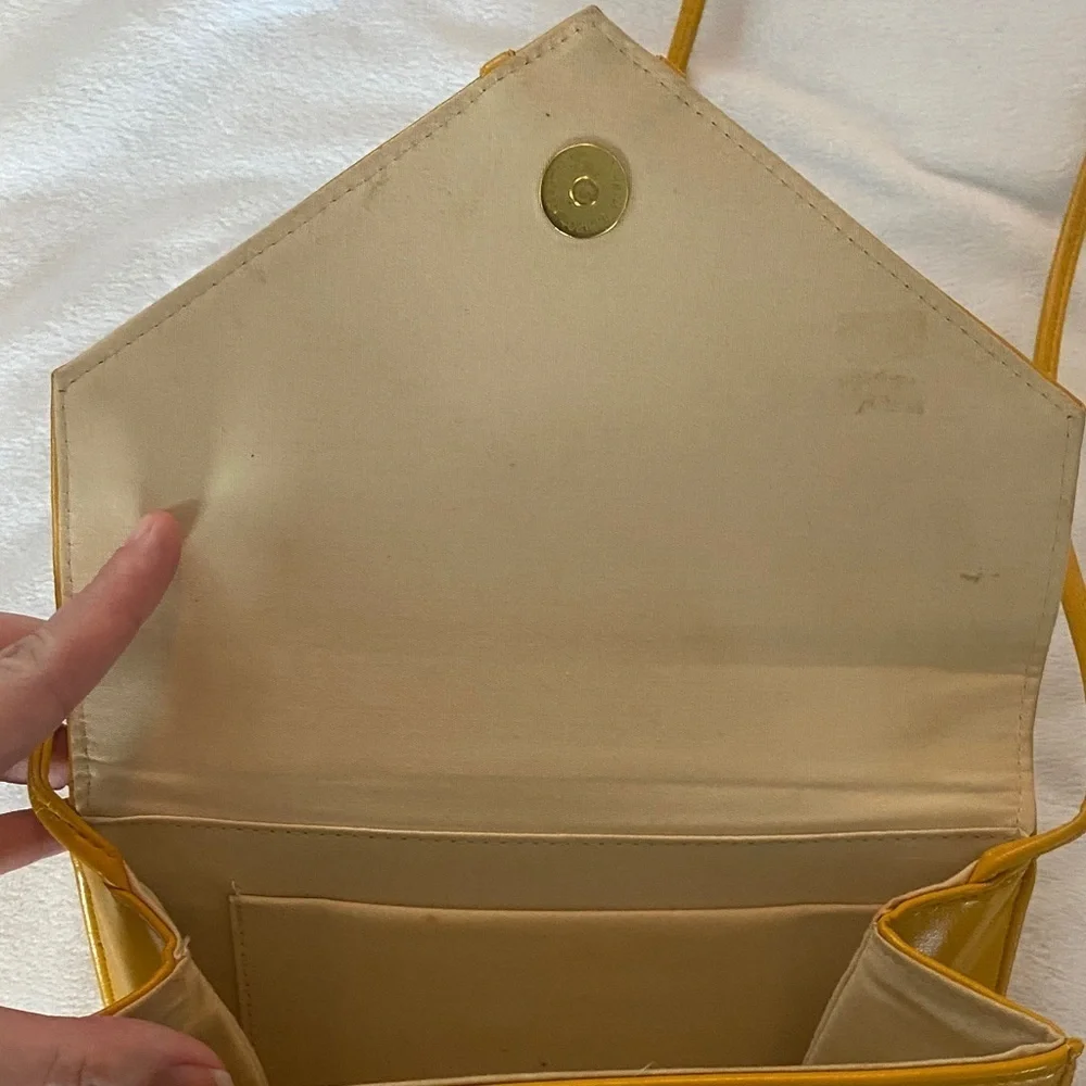 Chic Mustard Crossbody Bag